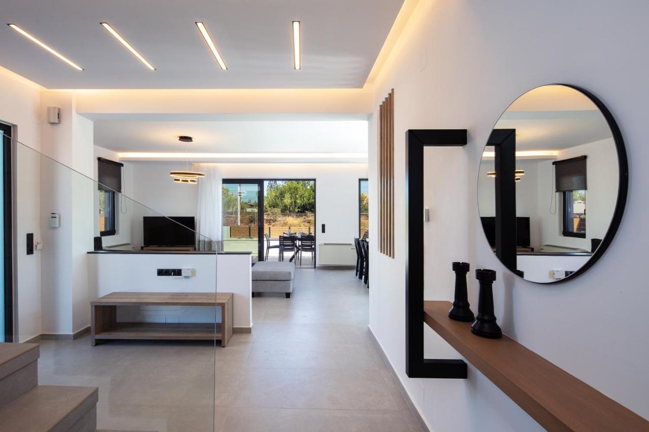 Sunnyside Villas, Ideal For Vibrant Stays,By Thinkvilla Pigianos Kampos  Exteriör bild